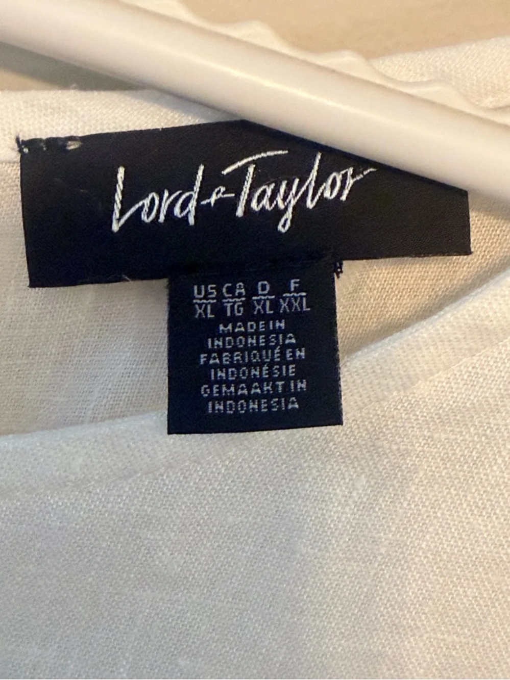 LORD & TAYLOR 100% Linen Sleeveless White Split-Back Top - Picture 4 of 7